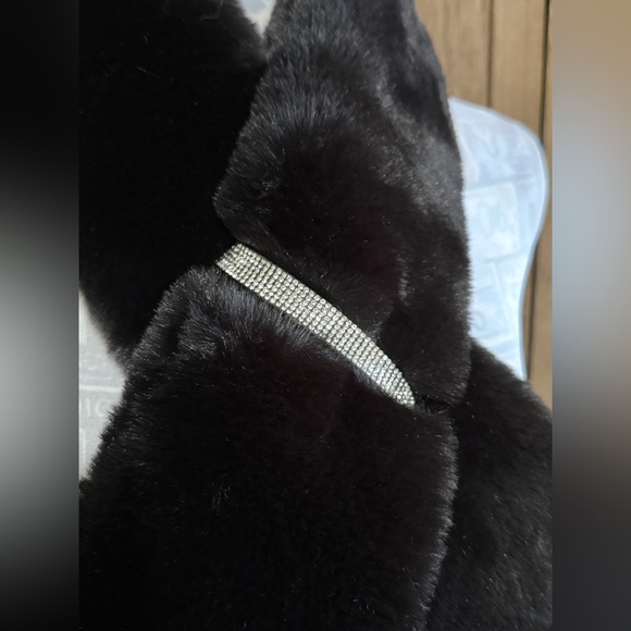 Juicy Couture Black Fur with Rhinestones Boa. - Picture 2 of 4